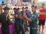 អាជ្ញាធរខេត្តបាត់ដំបង ដកហូតកាំខ្យល់ជិត៣០ដើមសម្រាប់លេងបាញ់តុក្កតា នៅក្នុងកម្មវិធីបុណ្យបញ្ចុះសីមានៅវត្តអូរដូនពៅ ស្ថិតក្នុងឃុំឃ្លាំងមាស ស្រុកបវេល ខ្លាចអាចបង្កគ្រោះថ្នាក់ដល់មនុស្ស