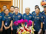 លោកឧត្តមសេនីយ៍ឯក រ័ត្ន ស្រ៊ាង មេបញ្ជាការរង កងរាជអាវុធហត្ថលើផ្ទៃប្រទេស និងជាមេបញ្ជាការ កងរាជអាវុធហត្ថរាជធានីភ្នំពេញ បានដឹកនាំ មេបញ្ជាការរង កងរាជអាវុធហត្ថរាជធានី ព្រមទាំងមេបញ្ជាការមូលដ្ឋាន អាវុធហត្ថខណ្ឌ