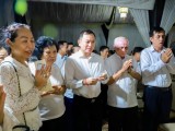 អតីតសិស្សសាលាបាក់ទូកទសវត្សរ៍ឆ្នាំ១៩៨០មួយក្រុម ចូលរួមបុណ្យសព អតីតអ្នកគ្រូជីវវិទ្យា ជើងចាស់០១រូប!