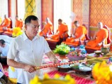 ឧត្តមសេនីយ៍ឯក រ័ត្ន ស្រ៊ាង ព្រមទាំង ក្រុមគ្រួសារសាច់ញាតិ អតីតលោកគ្រូអ្នកគ្រូ មិត្តរួមជំនាន់សាលាបាក់ទូក និងមន្ត្រីក្រោមឱវាទ អញ្ជើញចូលរួមកាន់បិណ្ឌទី៧ នៅវត្តព្រះបារមីវង្កតបុរី!
