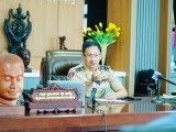 ឧត្តមសេនីយ៍ឯក ជួន ណារិន្ទ អគ្គស្នងការរង.ស្នងការនគរបាលរាជធានីភ្នំពេញ ធ្វើការឆ្លើយតបតាមរយៈវិធានការជំនាញធ្វើយ៉ាងណាបង្ការ ទប់ស្កាត់ករណីគ្រោះថ្នាក់ចរាចរណ៍ នៅក្នុងភូមិសាស្ដ្ររាជធានី