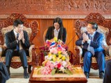 ឯកឧត្តម សុខ លូ អភិបាលខេត្តបាត់ដំបង ស្នើភាគីថៃ បន្តជួយបង្កលក្ខណៈងាយស្រួលដល់ពលករខ្មែរ ក្នុងការវិលត្រឡប់មកលេងស្រុកកំណើត នាឱកាសបុណ្យចូលឆ្នាំថ្មី