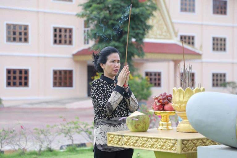 ​អភិបាលខេត្ត​ប៉ៃលិន​ហត់នឿយ​ចិត្ត​ពេល​ឃើញ​សម្រែក​ដង្ហោយហៅ​កូនចៅ​ចេញពី​ចម្ការ លោក ខឹម វាសនា​